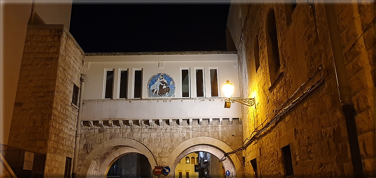 foto Bari di notte